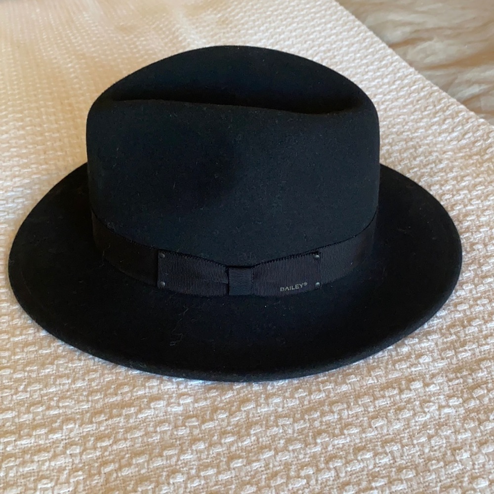 Bailey of Hollywood packable wool fedora.